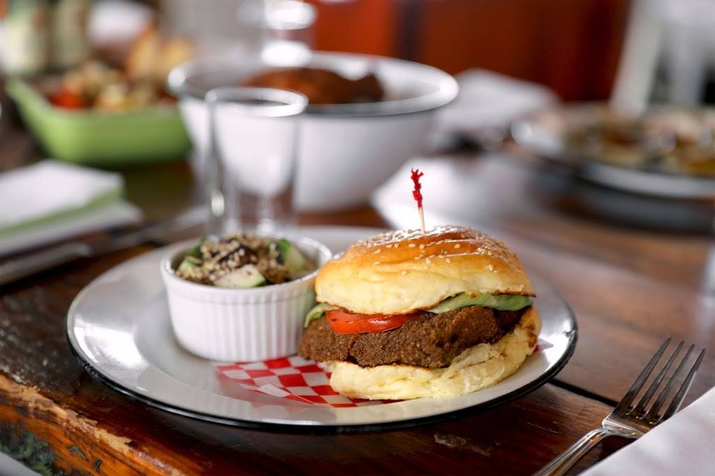 Leons | restaurant | 698 King St, Charleston, SC 29403, USA | 8435316500 OR +1 843-531-6500