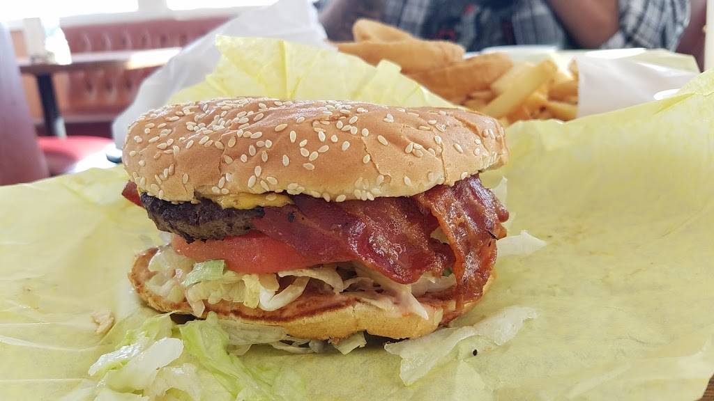 Georges Hamburgers | restaurant | 815 W Commonwealth Ave, Fullerton, CA 92832, USA | 7148709960 OR +1 714-870-9960