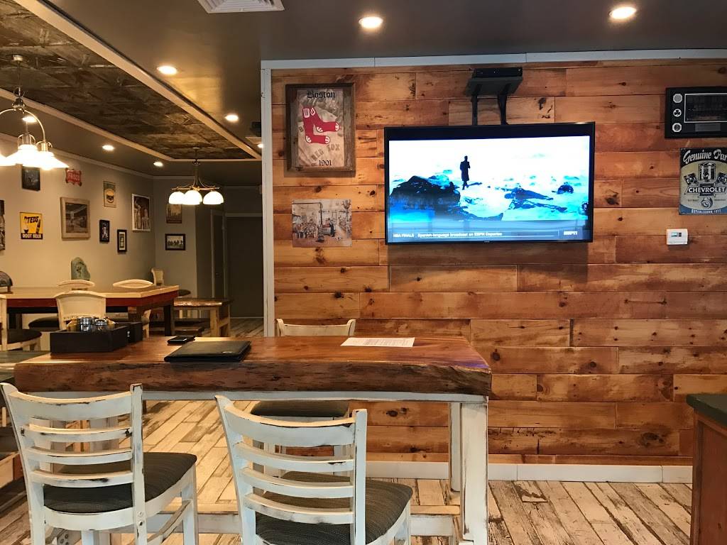 Tolli’s Pizzeria & Deli | restaurant | 4 Southwick St, Feeding Hills, MA 01030, USA | 4137868418 OR +1 413-786-8418