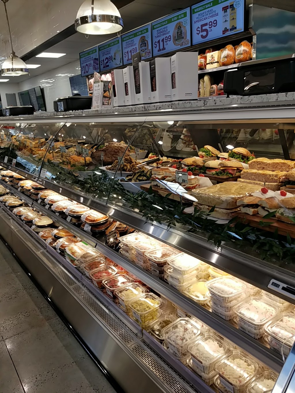 DeCicco & Sons Bedford | bakery | 422 Old Post Rd, Bedford, NY 10506, USA | 9142885800 OR +1 914-288-5800