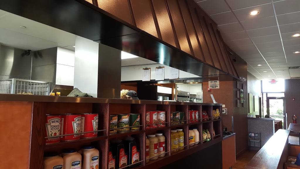 Penn Station East Coast Subs | meal takeaway | 4203 W Wendover Ave, Greensboro, NC 27407, USA | 3366765176 OR +1 336-676-5176