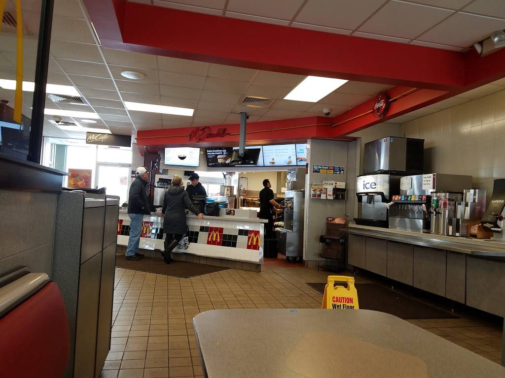 McDonalds | restaurant | W6308 Wally Way, Greenville, WI 54942, USA | 9207579260 OR +1 920-757-9260