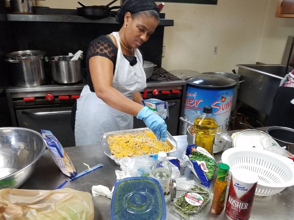 Saveur et Couleur Catering | restaurant | 580 S Main St, Randolph, MA 02368, USA | 8572490196 OR +1 857-249-0196