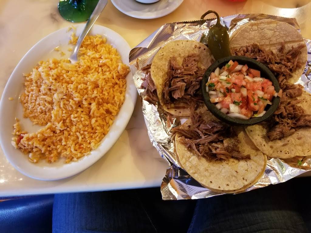 El Ranchero Mexican | restaurant | 21 Sturgis Corner Dr, Iowa City, IA 52246, USA | 3193384324 OR +1 319-338-4324