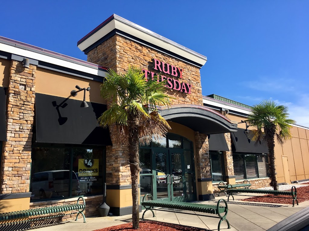 Ruby Tuesday | restaurant | 3805 Gulf Breeze Pkwy, Gulf Breeze, FL 32563, USA | 8509166565 OR +1 850-916-6565