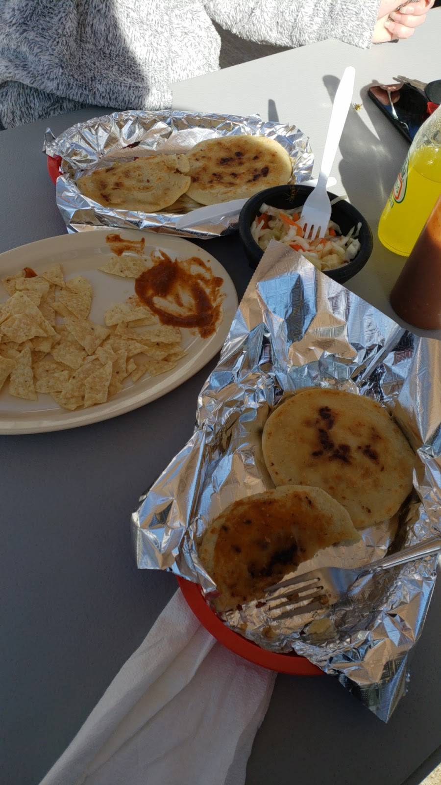 Las Palmas Pupuseria Y Taqueria | restaurant | Huntington, TX 75949, USA | 9366323604 OR +1 936-632-3604