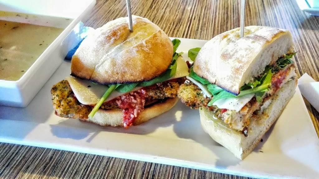 Billys Taphouse | restaurant | 305 Talbot St N, Essex, ON N8M 2E2, Canada | 5197767094 OR +1 519-776-7094