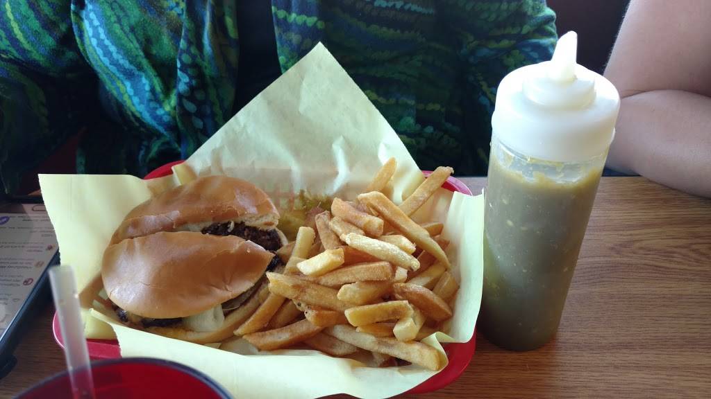 Papa Burgers | restaurant | 2519 N Piedras St, El Paso, TX 79930, USA | 9155657272 OR +1 915-565-7272