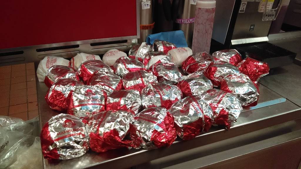 Wendys | restaurant | 3193 Manchester Rd, Akron, OH 44319, USA | 3306459660 OR +1 330-645-9660