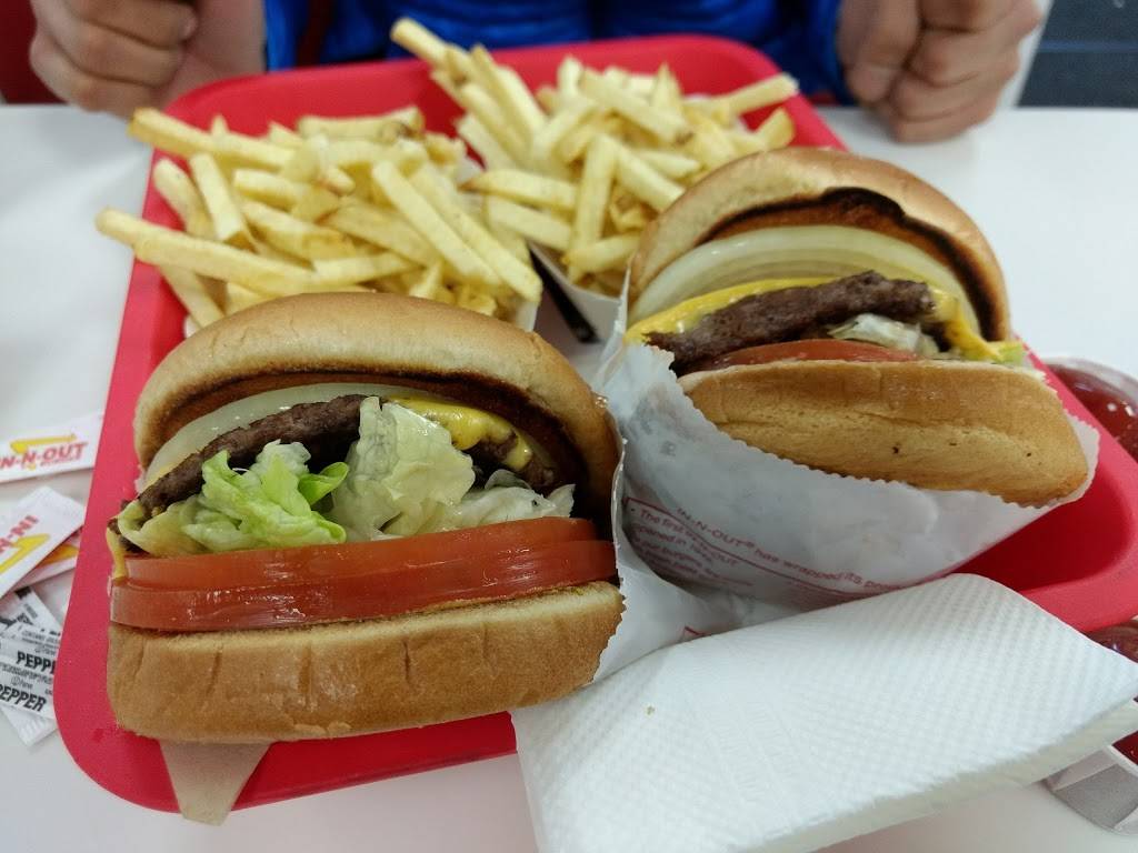 In-N-Out Burger | restaurant | 7050 W Ray Rd, Chandler, AZ 85226, USA | 8007861000 OR +1 800-786-1000