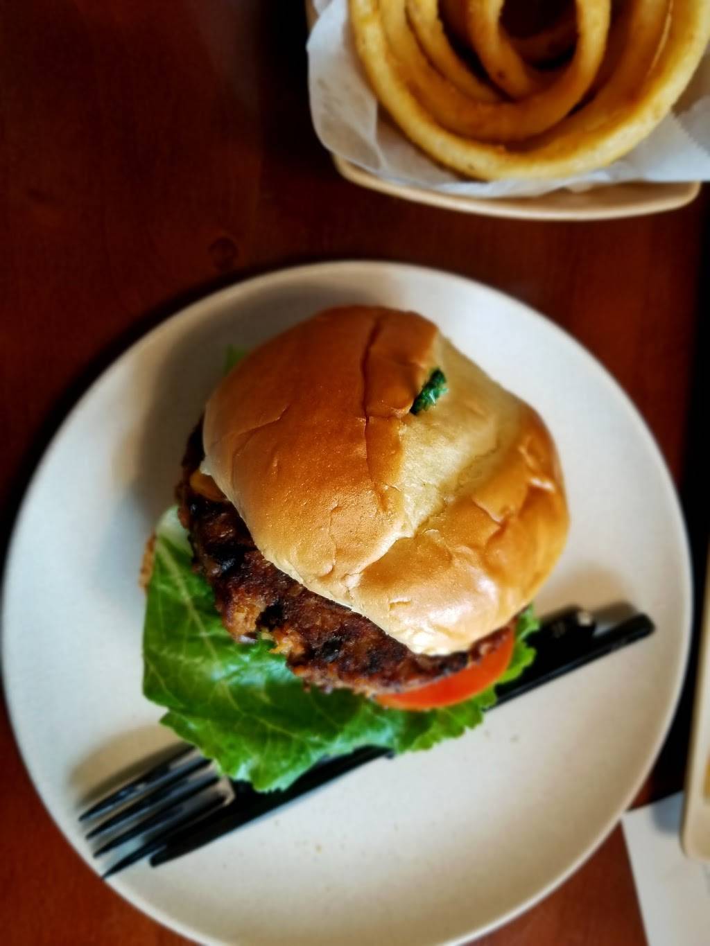 Showmars University | restaurant | 115 E McCullough Dr, Charlotte, NC 28262, USA | 7045470265 OR +1 704-547-0265