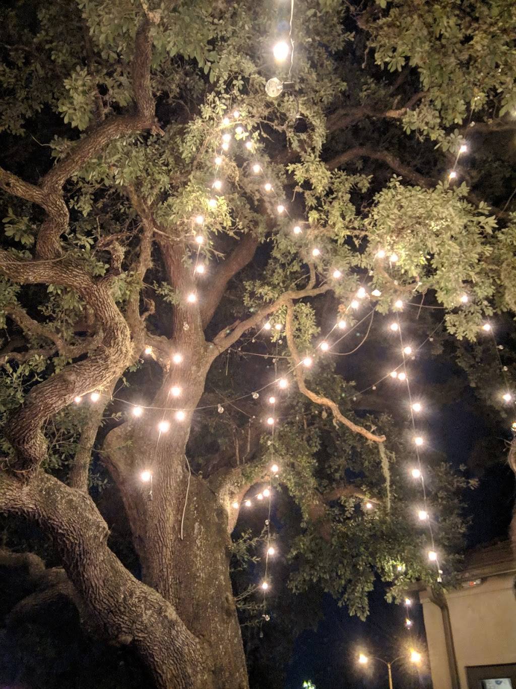 Brodys | restaurant | 104 N Parking Pl, Lake Jackson, TX 77566, USA | 9792669538 OR +1 979-266-9538