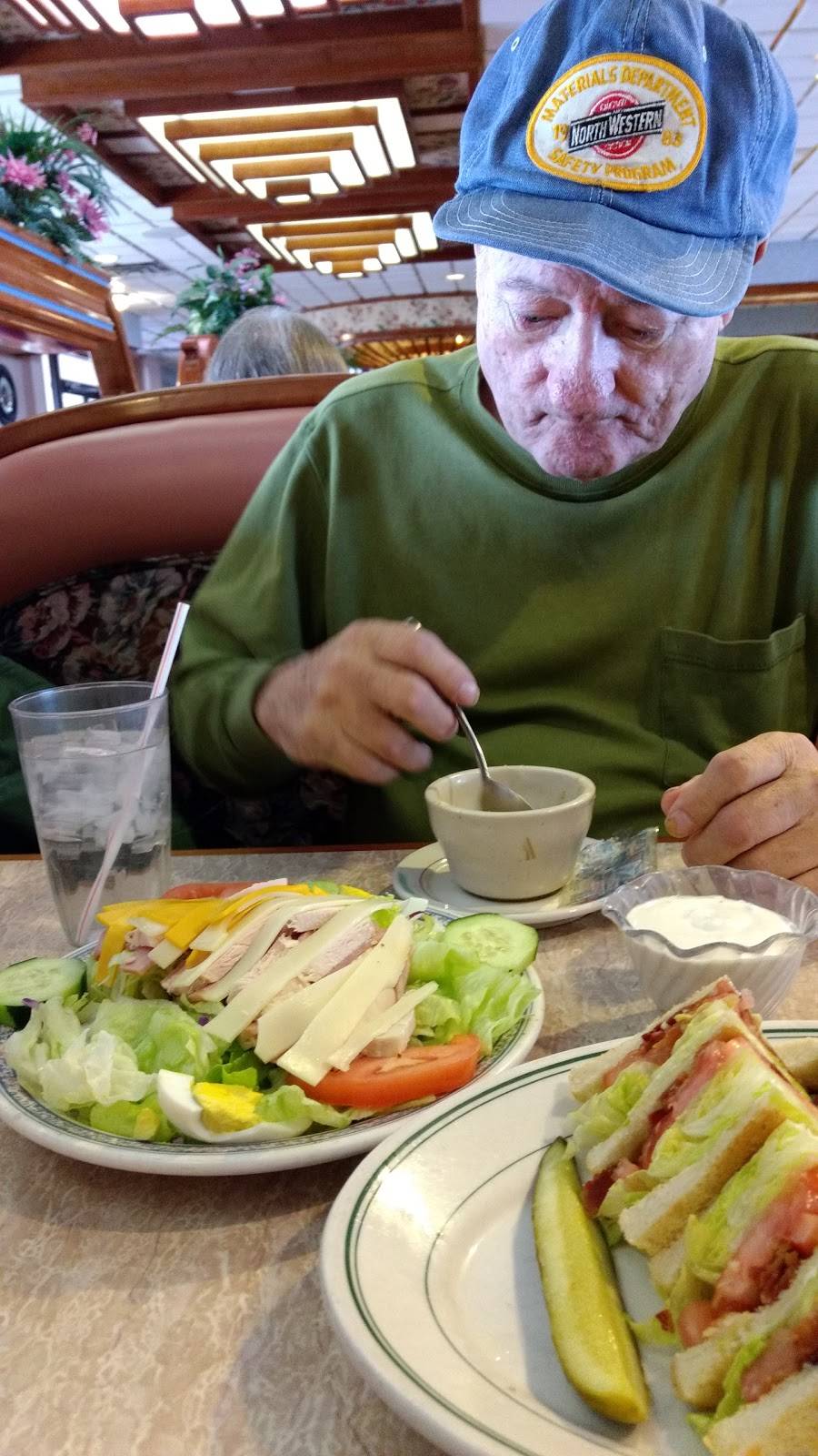 Rolling Meadows Restaurant | restaurant | 947 S Rolling Meadows Dr, Fond du Lac, WI 54937, USA | 9209229140 OR +1 920-922-9140