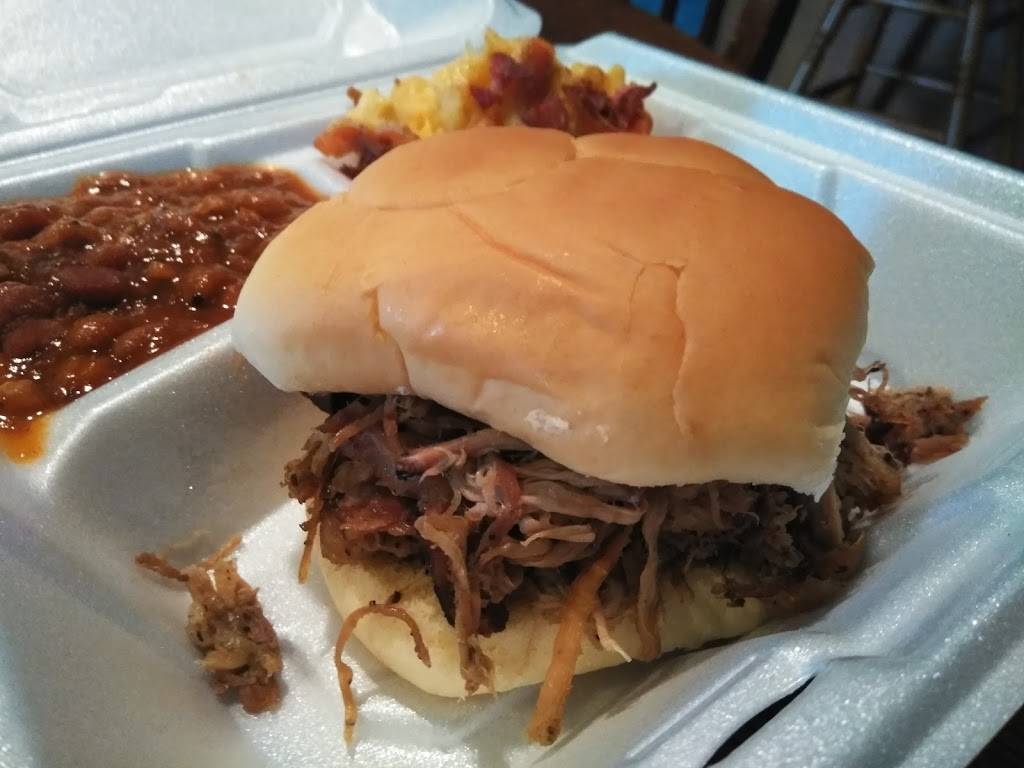 Smoke On The Water BBQ | restaurant | 4474 Kalamazoo Ave, Caledonia, MI 49316, USA | 6165362100 OR +1 616-536-2100