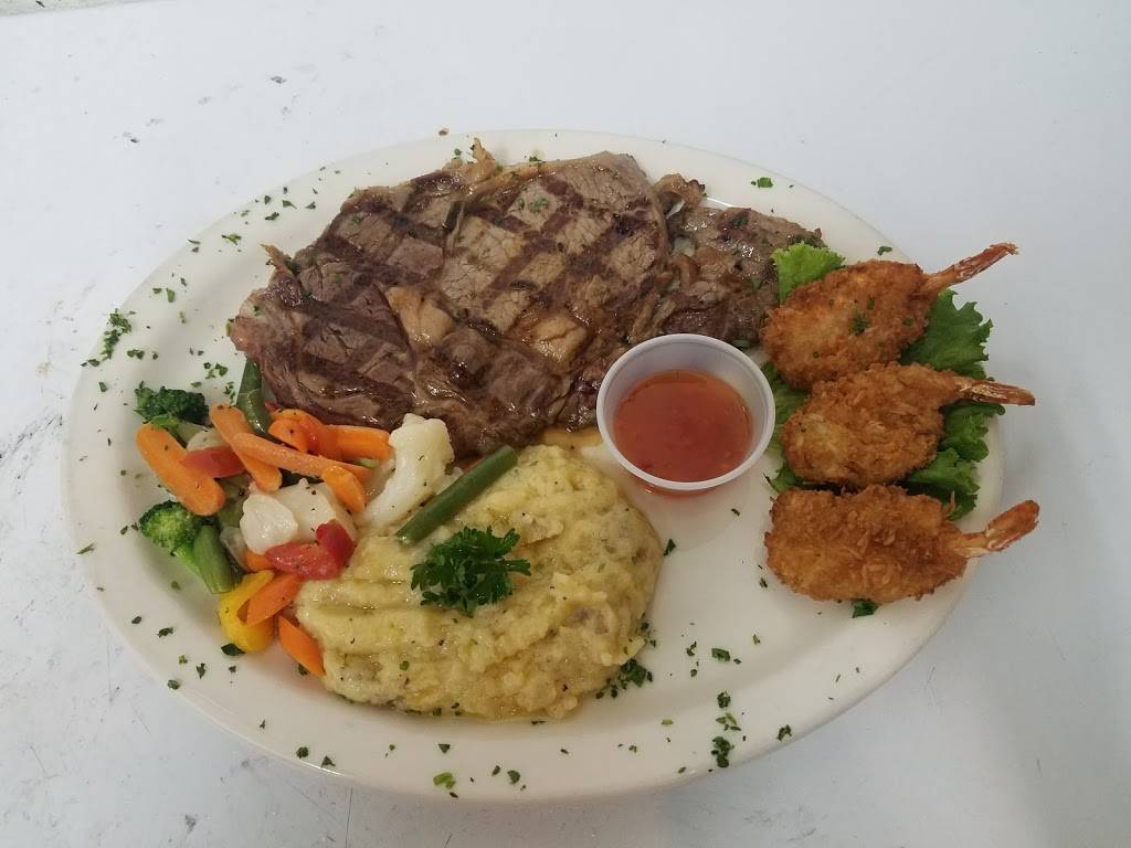 The Family Corner | restaurant | 448 W Sierra Ave, Portola, CA 96122, USA | 5308329780 OR +1 530-832-9780