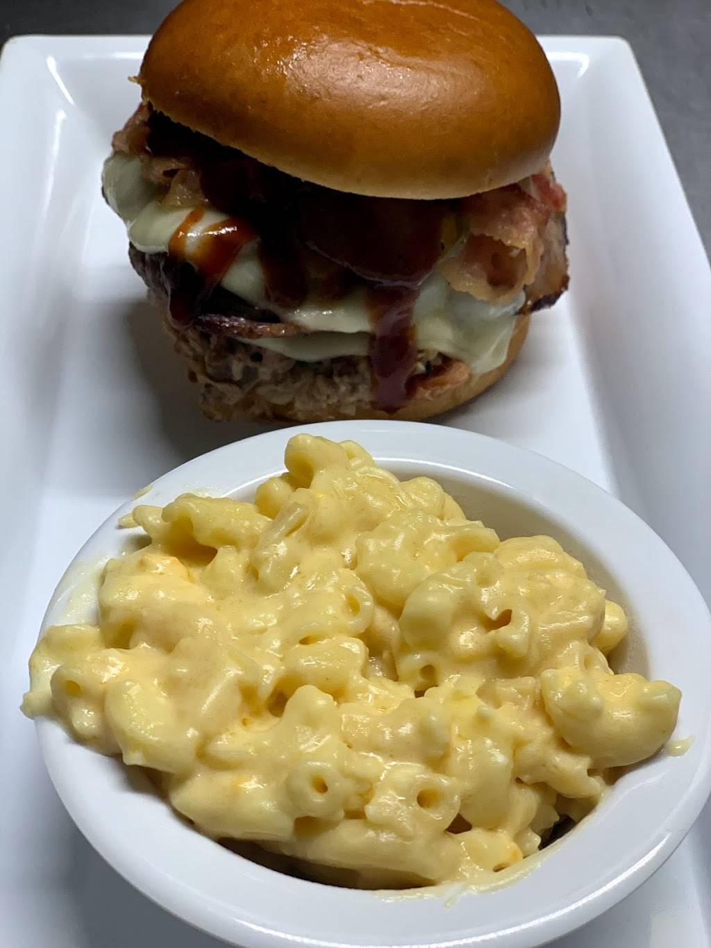 The Pig Shop | restaurant | 6637 Indian River Rd, Virginia Beach, VA 23464, USA | 7572332992 OR +1 757-233-2992