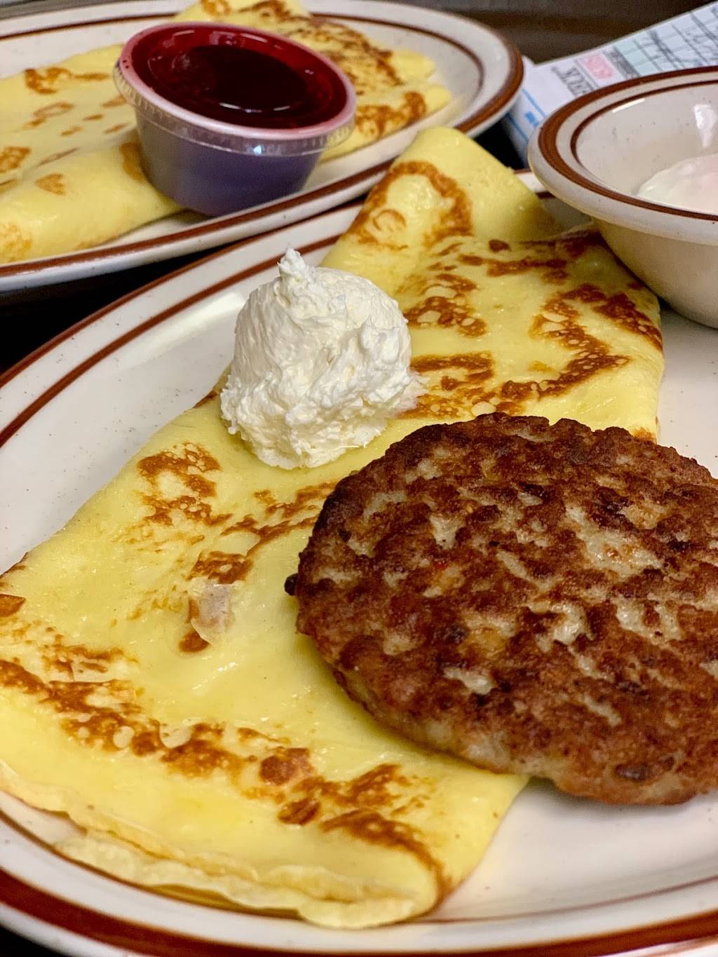 Johnny Pamcakes | restaurant | 3700 E State St, Rockford, IL 61108, USA | 8152297415 OR +1 815-229-7415