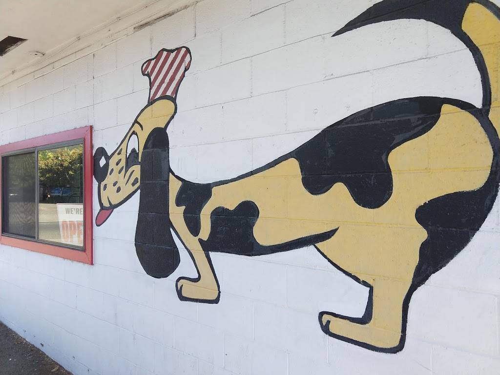 Happy Dog | restaurant | 18962 Sonoma Hwy, Sonoma, CA 95476, USA | 7079356211 OR +1 707-935-6211