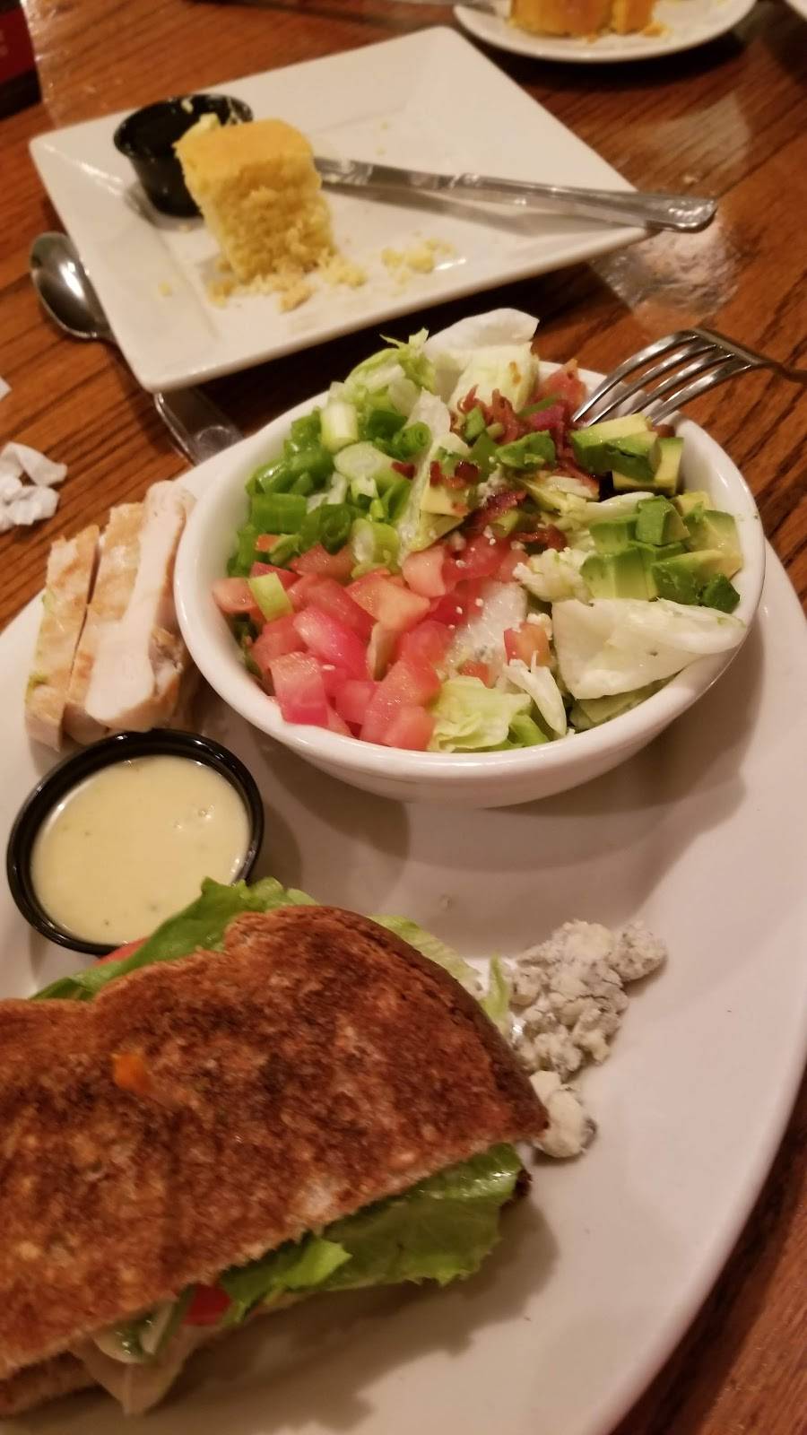 Marie Callenders Restaurant & Bakery | restaurant | 515 W 13th Ave, Escondido, CA 92025, USA | 7607413636 OR +1 760-741-3636