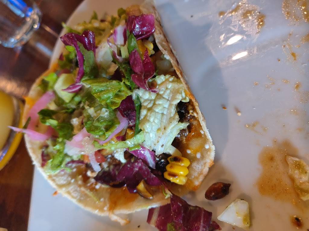 Mekenita Cantina and Catering | restaurant | 6707 N Florida Ave, Tampa, FL 33604, USA | 8132328226 OR +1 813-232-8226