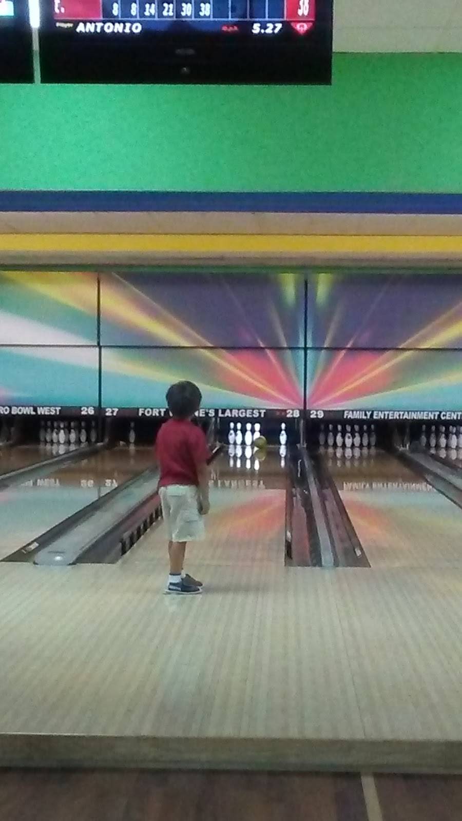 Pro Bowl West | restaurant | 1455 Goshen Rd, Fort Wayne, IN 46808, USA | 2604824889 OR +1 260-482-4889