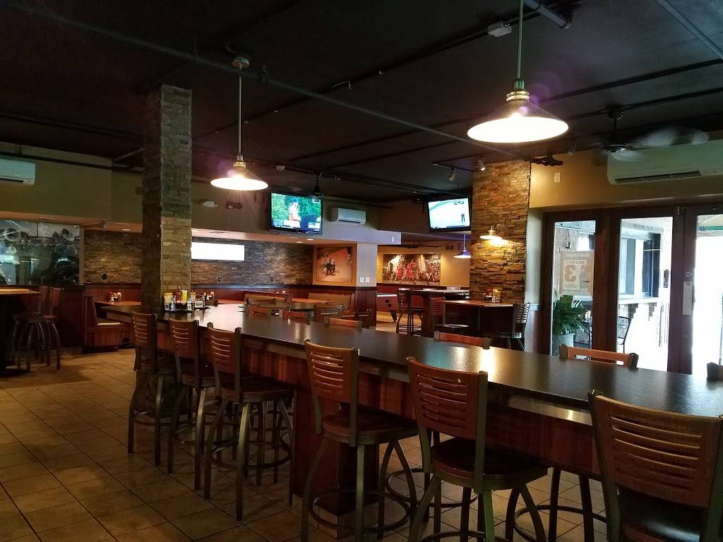 Broneys Alumni Grill | restaurant | 7 W Carpenter St, Athens, OH 45701, USA | 7405925900 OR +1 740-592-5900