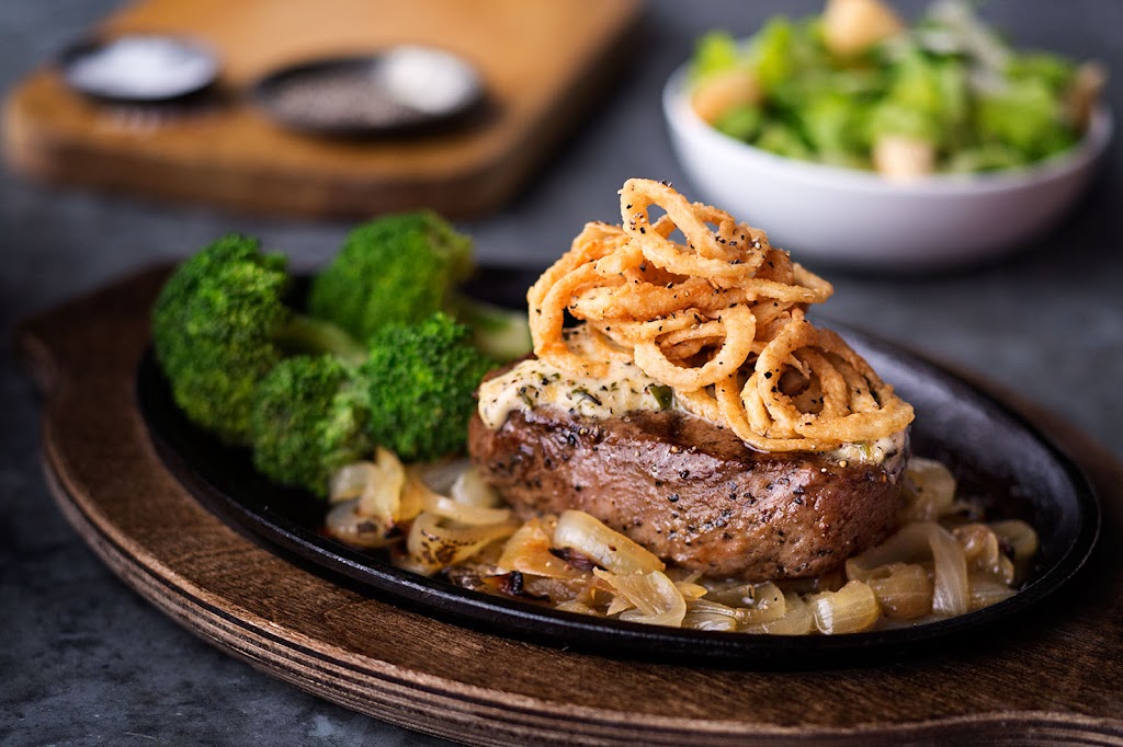 Logans Roadhouse | restaurant | 21119 US-281, San Antonio, TX 78258, USA | 8446564267 OR +1 844-656-4267