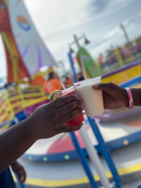 Off the Coast Bar and Grille | restaurant | 1405 N Ocean Blvd, Myrtle Beach, SC 29577, USA | 8432865934 OR +1 843-286-5934