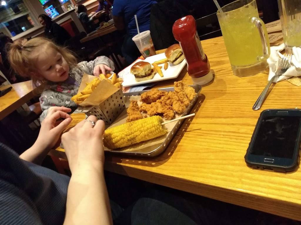 Chilis Grill & Bar | meal takeaway | 1601 Miller Park Way W, Milwaukee, WI 53214, USA | 4143899739 OR +1 414-389-9739