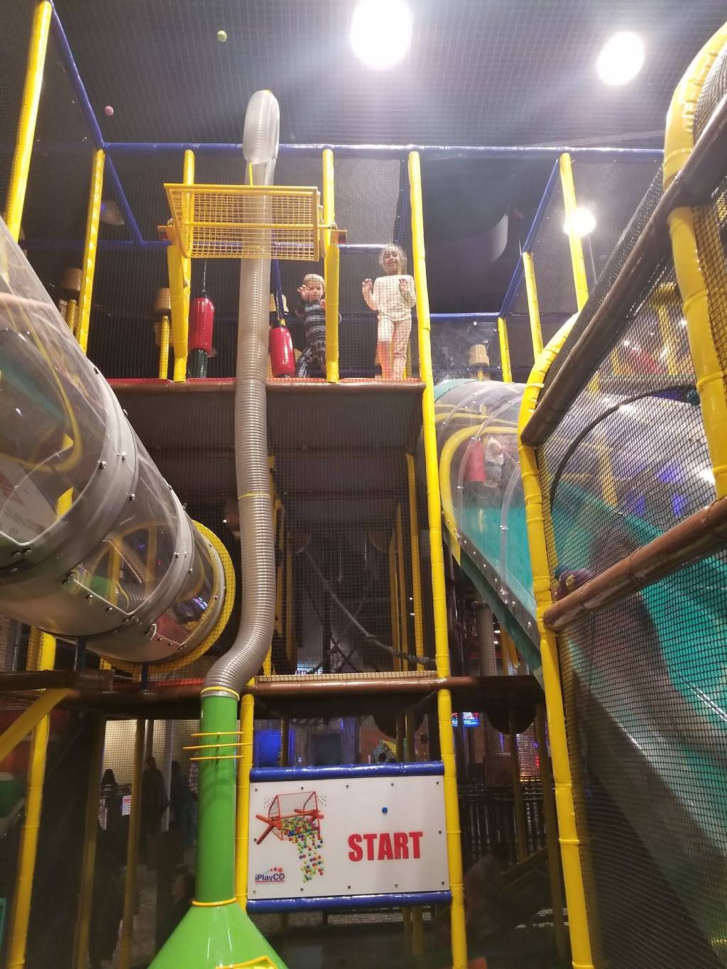 Gizmos Fun Factory | restaurant | 66 Orland Square Dr, Orland Park, IL 60462, USA | 7089498948 OR +1 708-949-8948