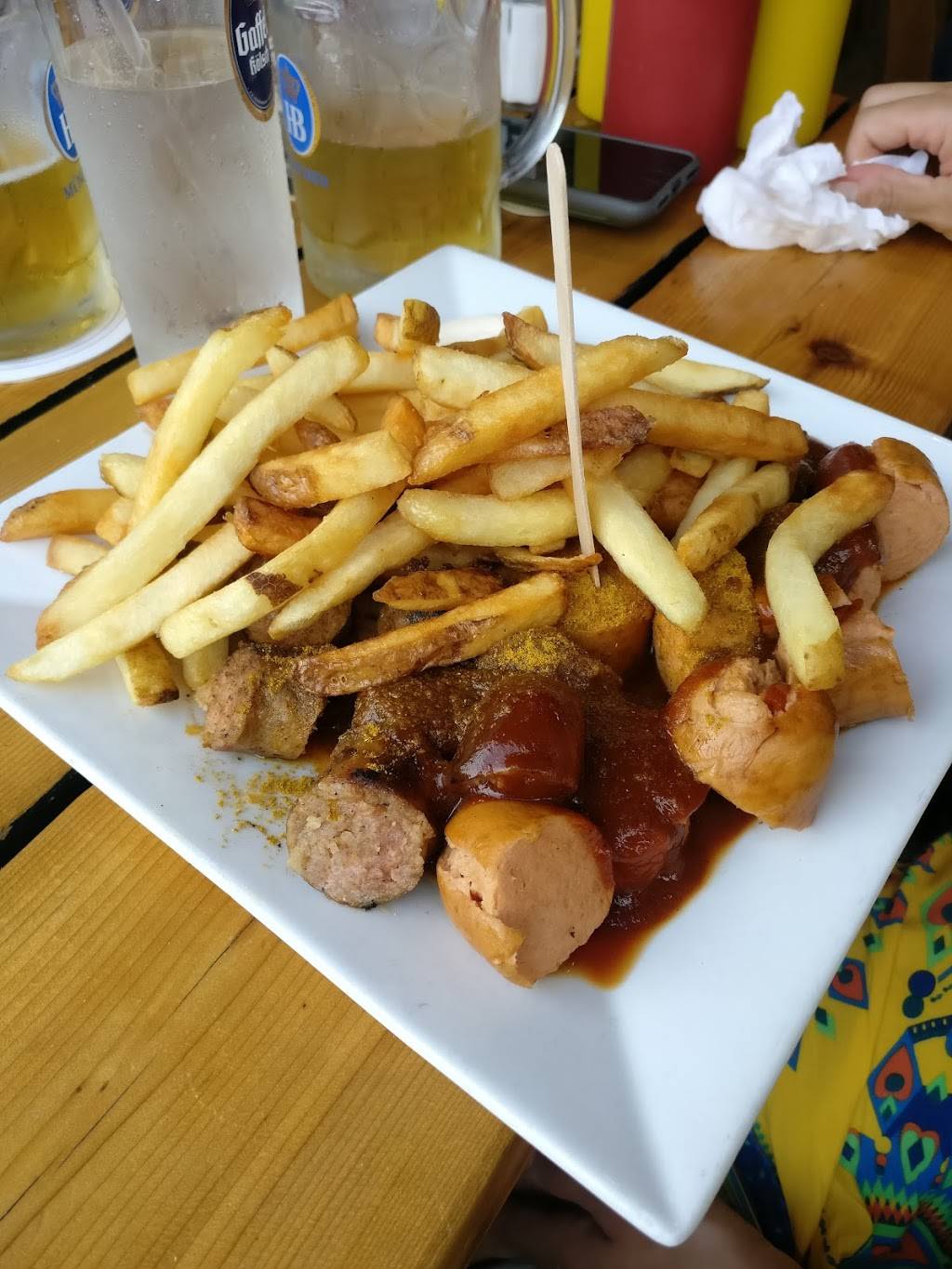 Max Bratwurst Und bier | restaurant | 1266, 4702 30th Ave, Astoria, NY 11103, USA | 7187771635 OR +1 718-777-1635