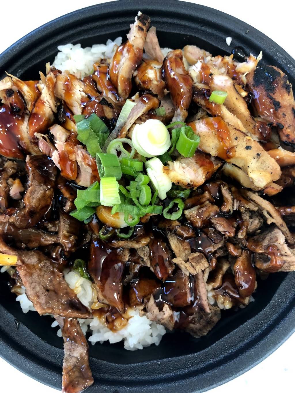 Yogis Grill | restaurant | 1245 W Chandler Blvd #4, Chandler, AZ 85224, USA | 4803987186 OR +1 480-398-7186