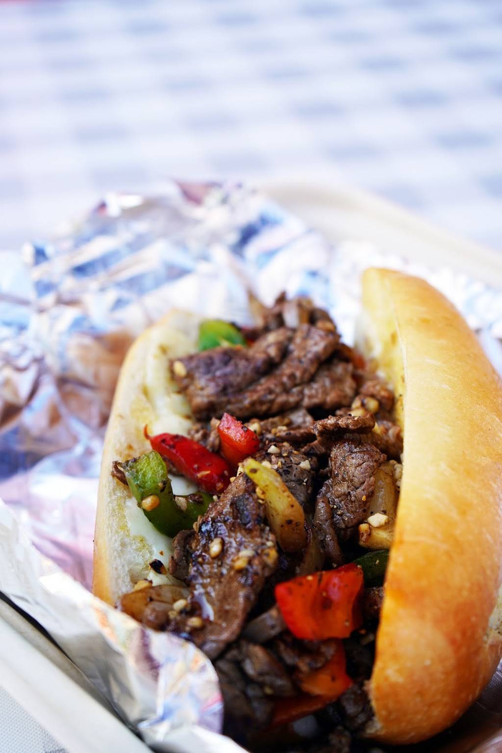 Knox Wings & Phillys | restaurant | 104 Cedar Ln, Knoxville, TN 37912, USA | 8657669116 OR +1 865-766-9116