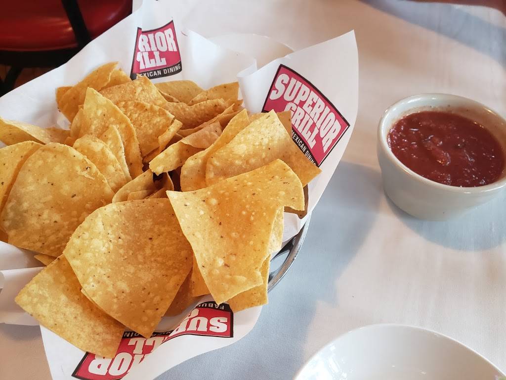 Superior Grill | restaurant | 3636 St Charles Ave, New Orleans, LA 70115, USA | 5048994200 OR +1 504-899-4200