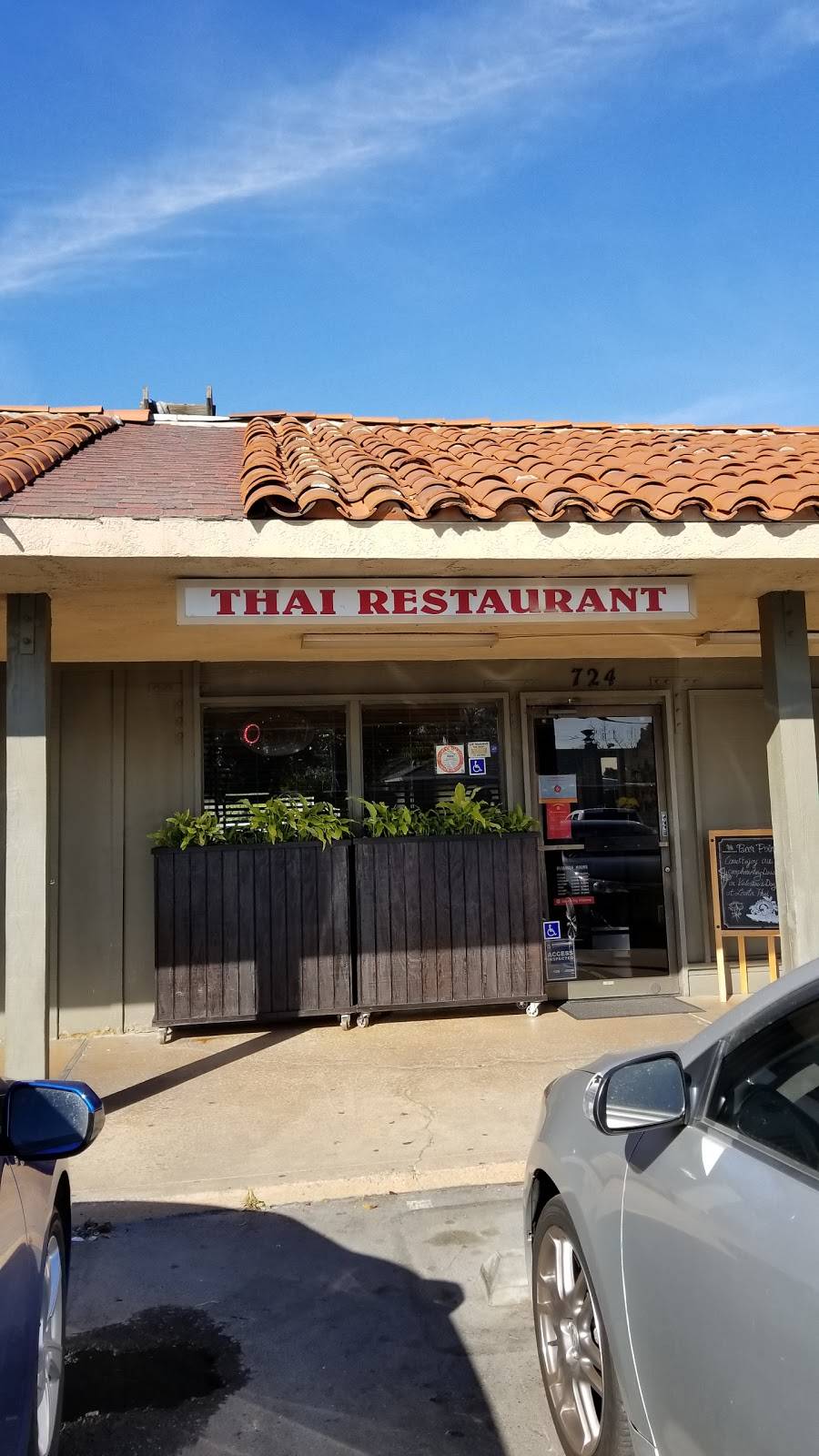 Lanta Thai Fusion | restaurant | 724 E Katella Ave, Orange, CA 92867, USA | 7145324922 OR +1 714-532-4922