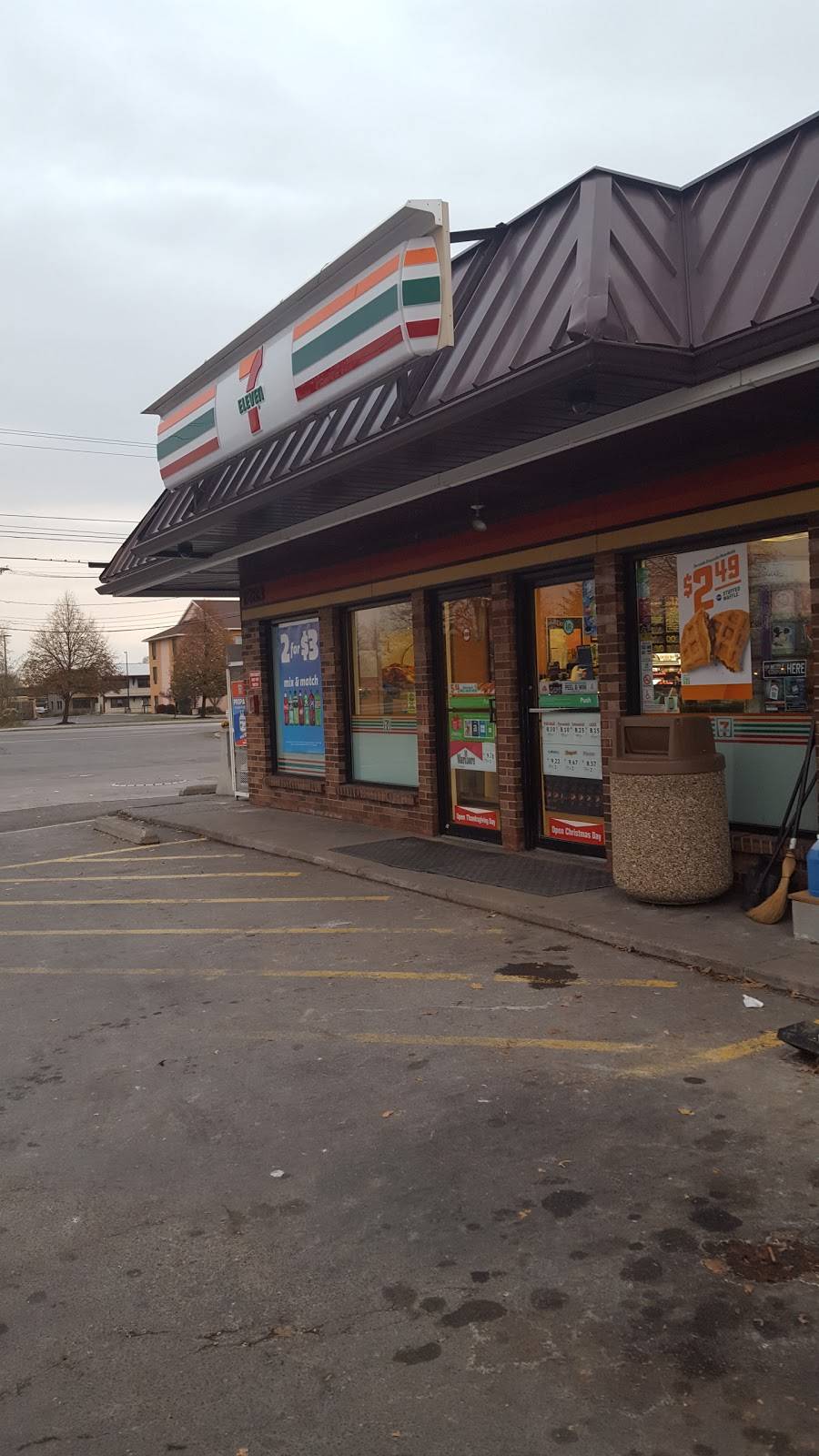 7-Eleven | bakery | 1283 NY-332, Farmington, NY 14425, USA | 5859244569 OR +1 585-924-4569