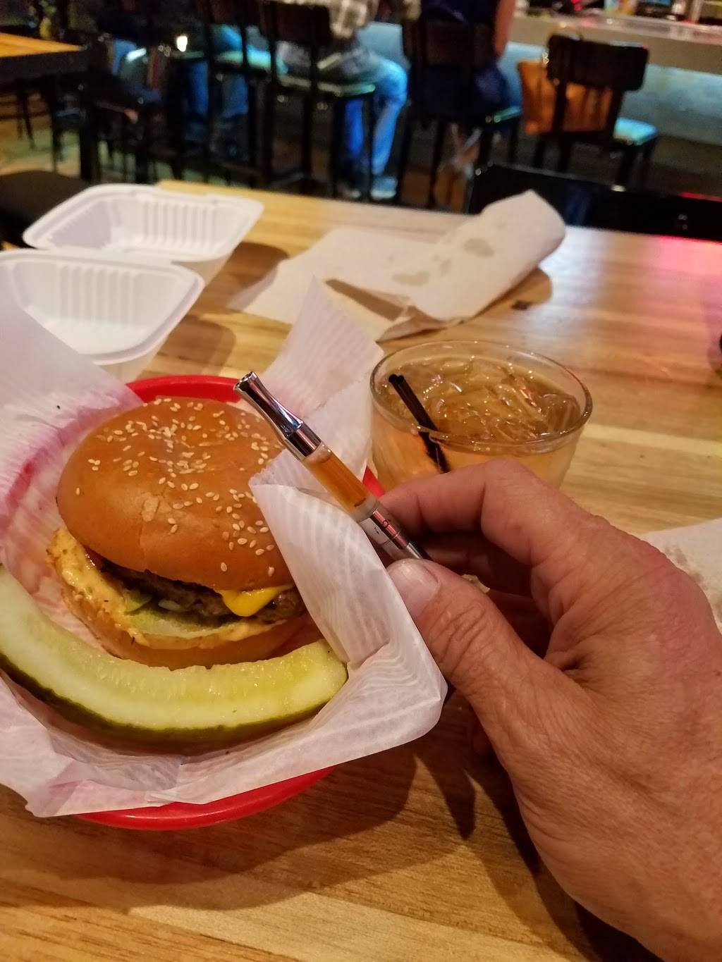 Haucks Grill | restaurant | 142 W Main St, Turlock, CA 95380, USA | 2092502653 OR +1 209-250-2653