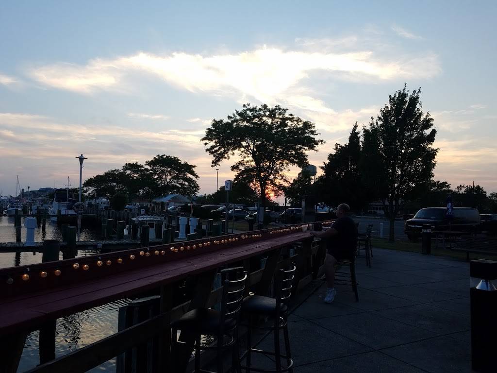 Red Shell Shanty | restaurant | 715 Broadway, Crisfield, MD 21817, USA | 4436142397 OR +1 443-614-2397