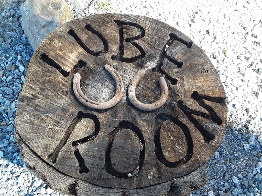 The Lube Room Saloon | restaurant | 3141 CA-4, Arnold, CA 95223, USA | 2097952118 OR +1 209-795-2118