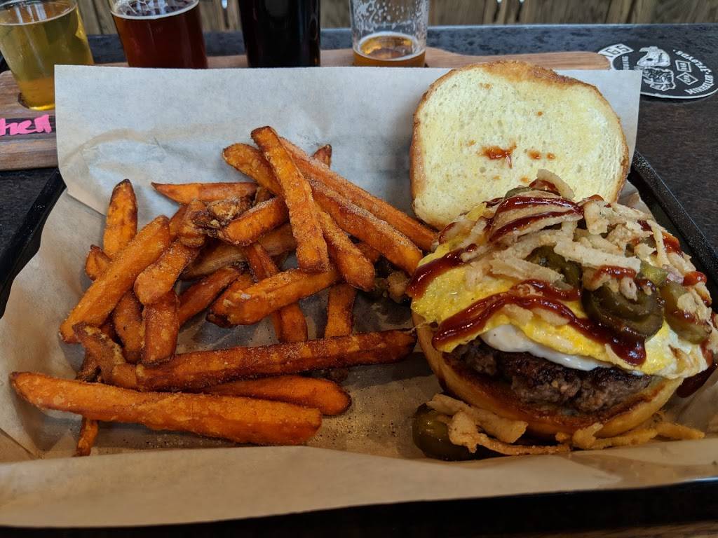 Mr Brews Taphouse | restaurant | 201 S Riverheath Way Suite 1100, Appleton, WI 54915, USA | 9208153516 OR +1 920-815-3516