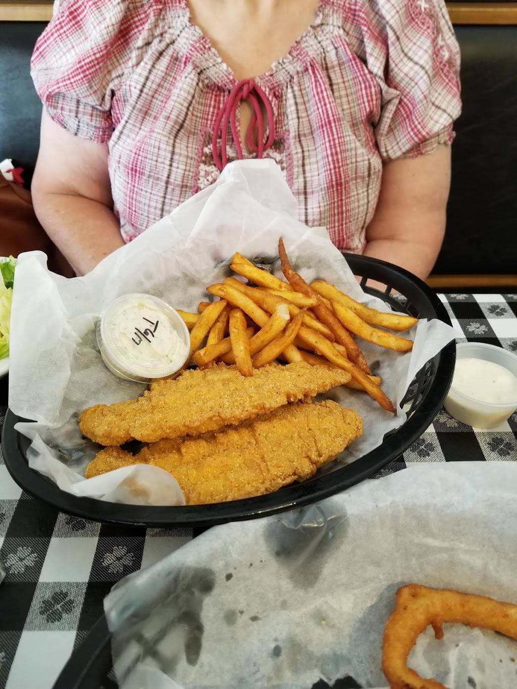 Vs Restaurant & Brewpub | restaurant | 3461 Main St, Keokuk, IA 52632, USA | 3193138384 OR +1 319-313-8384