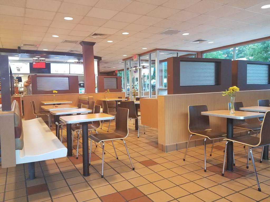 McDonalds | cafe | 8512 Leesburg Pike, Vienna, VA 22182, USA | 7038939802 OR +1 703-893-9802