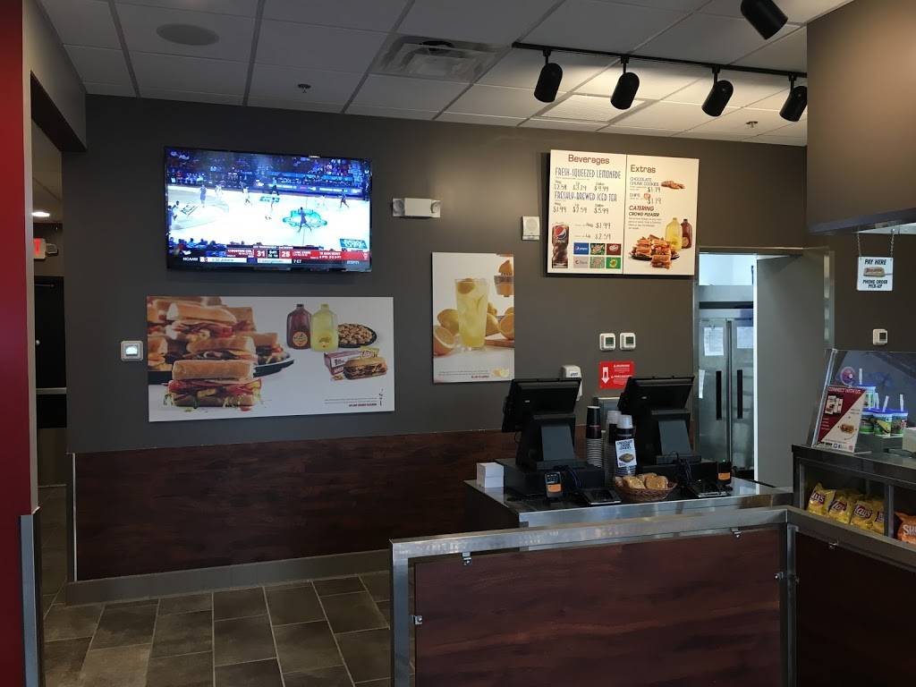 Penn Station East Coast Subs | restaurant | 3001 Hillsborough St #122, Raleigh, NC 27607, USA | 9842328444 OR +1 984-232-8444