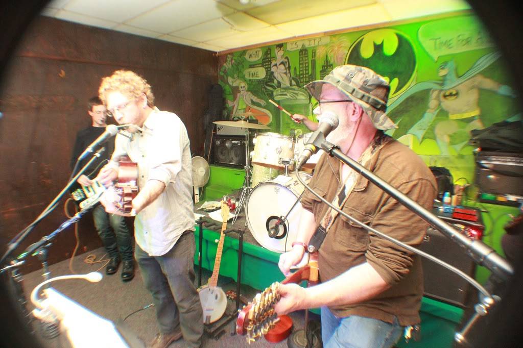 Conways Smokin Bar & Grill | restaurant | 2127 W Wells St, Milwaukee, WI 53233, USA | 4143441262 OR +1 414-344-1262