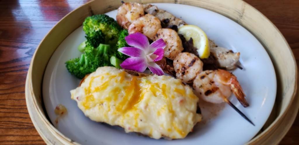 Fishlips Waterfront Bar & Grill | restaurant | 610 Glen Cheek Dr, Port Canaveral, FL 32920, USA | 3217844533 OR +1 321-784-4533