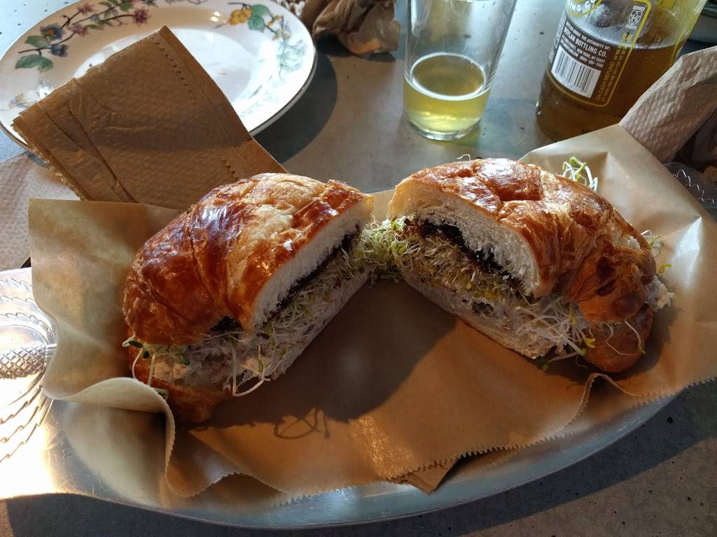 Hawthorne Bottle Shoppe | restaurant | 2927 Central Ave, St. Petersburg, FL 33713, USA | 7278002810 OR +1 727-800-2810