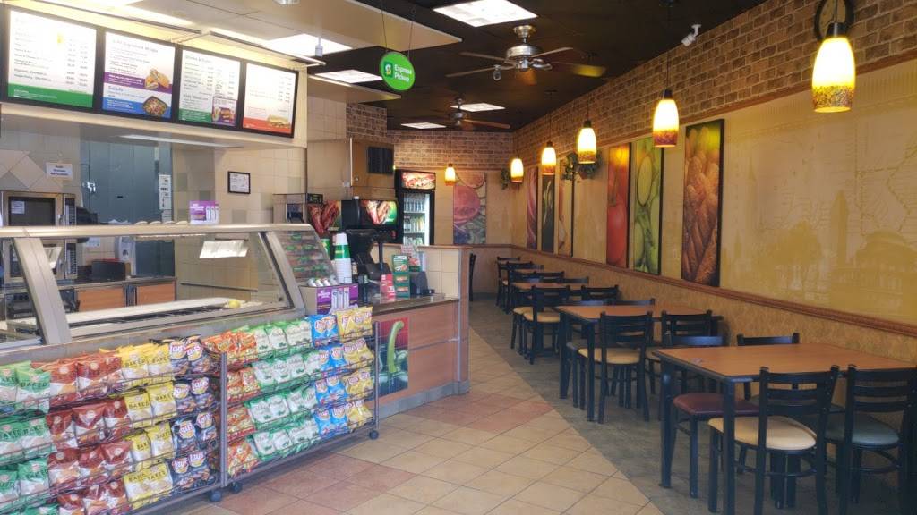 Subway Restaurants | restaurant | 9870 De Soto Ave, Chatsworth, CA 91311, USA | 8187187602 OR +1 818-718-7602