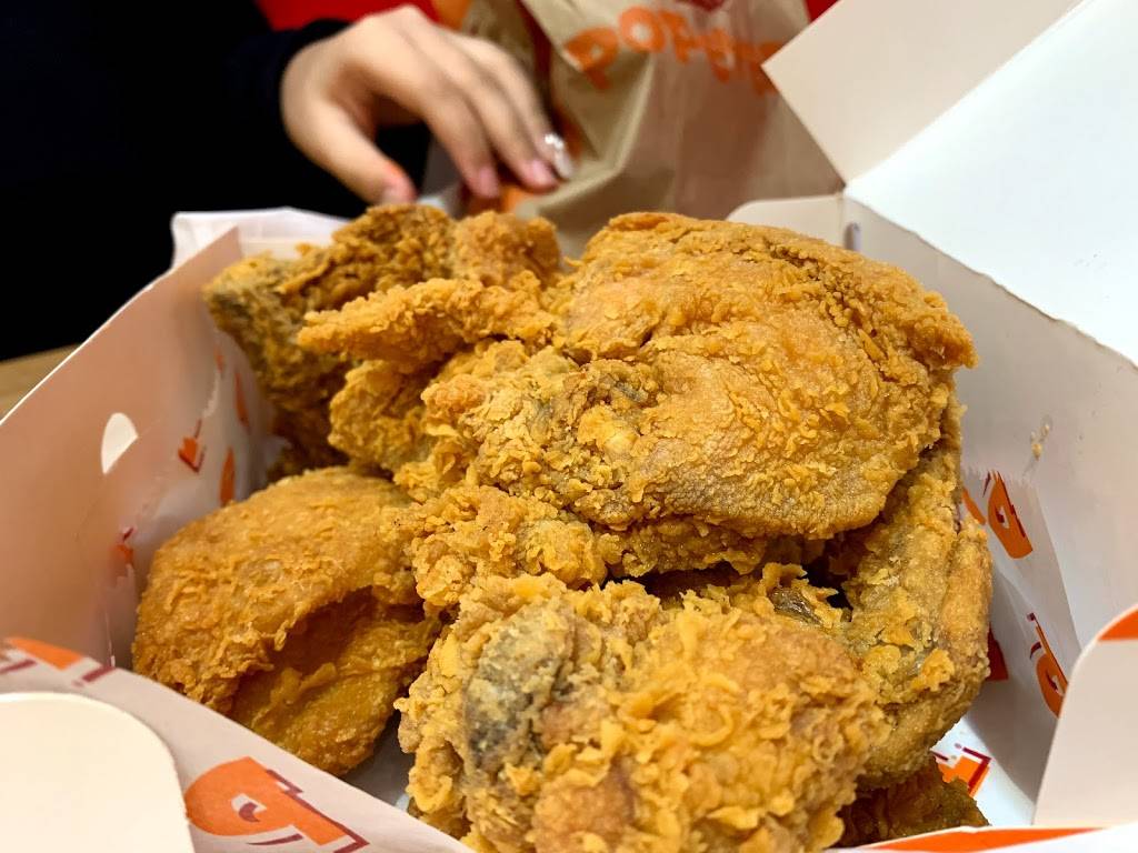 Popeyes Louisiana Kitchen | restaurant | 666 Burnhamthorpe Rd Unit 23, Etobicoke, ON M9C 2Z4, Canada | 4166200666 OR +1 416-620-0666
