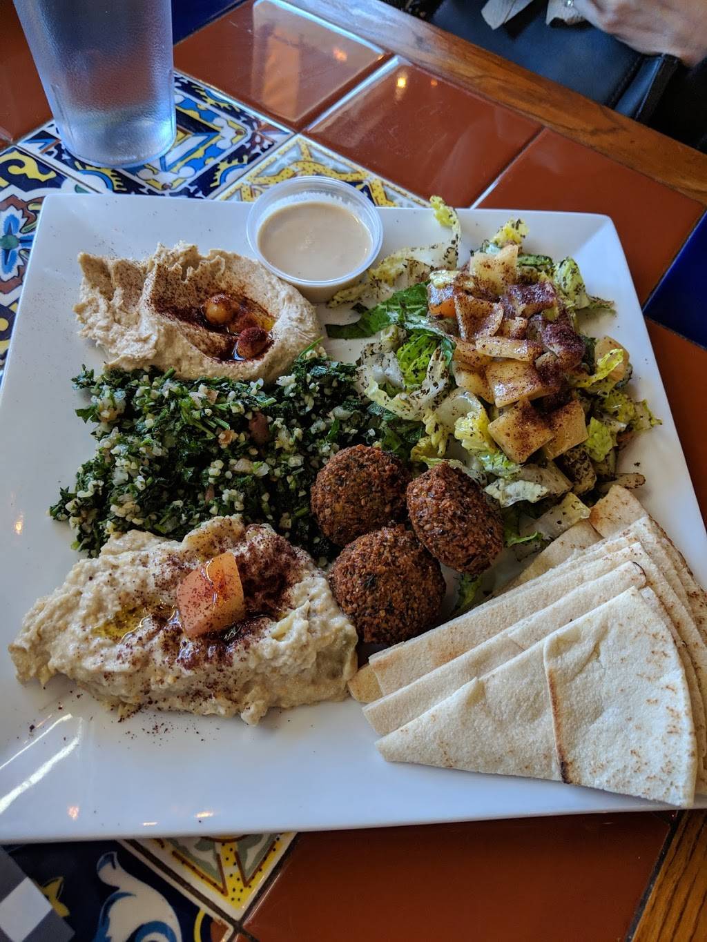 Zait & Zaatar | restaurant | 1626 Selby Ave, St Paul, MN 55104, USA | 6514937438 OR +1 651-493-7438