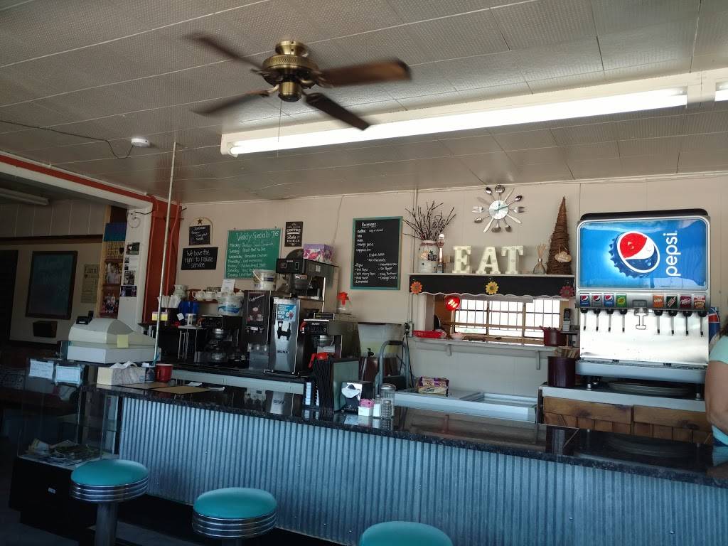 Mom & Paup Family Restaurant | restaurant | 820 16th St, Central City, NE 68826, USA | 3089465099 OR +1 308-946-5099